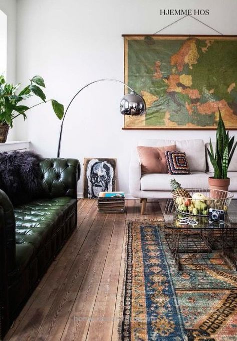 green sofas Bohemian tufted leather | Feng Shui knowledge wisdom | Girlfriend is Better Sala Vintage, Apartment Bedrooms, Bohemian Style Living Room, Tufted Leather Sofa, Bohemian Style Decor, Furnitur Ruang Keluarga, Glam Boho, Interior Design Minimalist, Interior Design Per La Casa