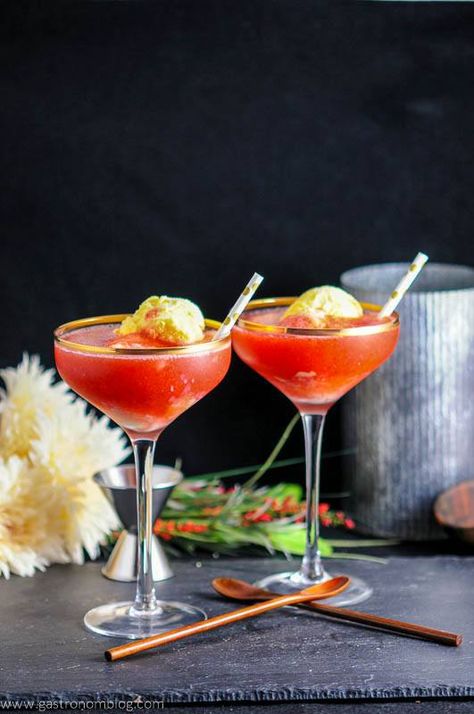 Strawberry Rhubarb Daiquiri Float - rum, strawberries, rhubarb, frozen daiquiri, ice cream, sugar, simple syrup, lime juice. This daiquiri cocktail is an ice cream dessert and cocktail all in one from Gastronomblog! This frozen daiquiri is a great summer recipe. #cocktail #strawberry #rhubarb #lime #gastronomblog Frozen Daiquiri, Rhubarb Syrup, Daiquiri Cocktail, Famous Drinks, Dark Food Photography, Strawberry Rhubarb Pie, Ice Cream Dessert, Mango Sorbet, Boozy Desserts