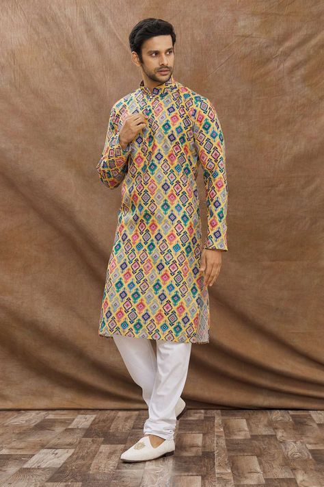 Outfits For Haldi, Kurta Designs Men's, Boys Kurta Design, Haldi Outfits, Yellow Kurta, Gents Kurta Design, Gents Kurta, Kurta Set For Men, Boys Kurta