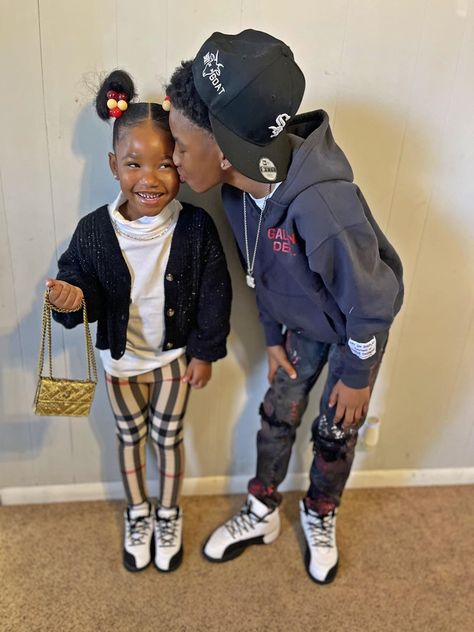 Kids Goals, Cute Black Babies, Cute Couple Outfits, Baby Fits, Brother And Sister, Cute Couple Art, Boy And Girl, Couple Outfits