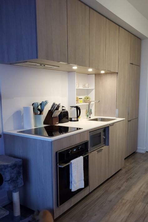 Small Kitchen Airbnb, Small Condo Room Ideas, Small Toronto Apartment, Apartment Kitchen Interior Design, Small Straight Kitchen Ideas, Minimalist Modern House Interior, Downtown Toronto Apartments, Kitchen Condo Design, Bachelor Kitchen Ideas