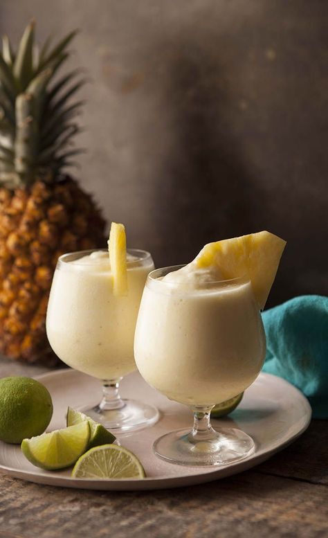 Frozen Pineapple Daiquiri Pineapple Daiquiri, Daiquiri Recipe, Frozen Pineapple, Fancy Drinks, Munnar, Frozen Drinks, Daiquiri, Alcohol Recipes, Refreshing Drinks