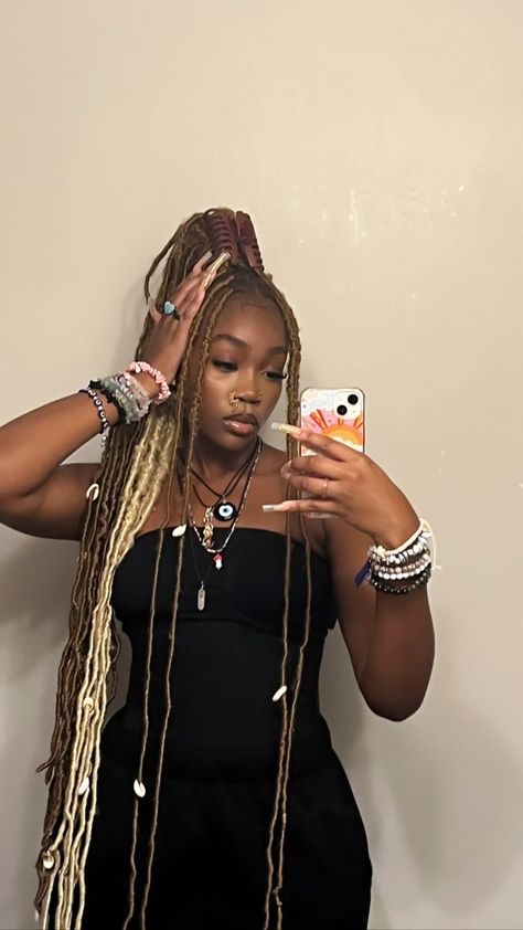 Soft Locs On Black Women, Hairstyles For Fox Locs, Soft Locs With Shells, Soft Locs Different Colors, Brown And Blonde Soft Locs Black Women, Faux Locs Styles With Color, Soft Locs Highlights, Color 350 Soft Locs, Soft Locs With Accessories