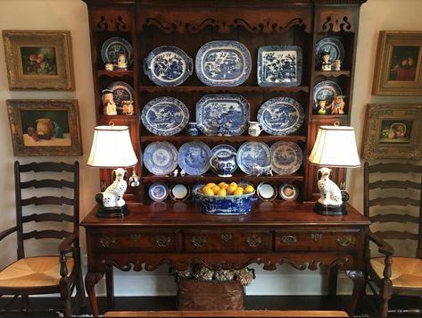 My hutch from England is like this..... Traditional Timeless Kitchen, English Cupboard, Welsh Dresser, Kitchen Dresser, French Country Kitchens, The Enchanted Home, Blue White Decor, Enchanted Home, Country French