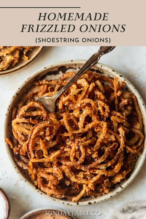 Homemade Crispy Onions, Sauteed Onions Recipe, Oven Onion Rings, How To Make Crispy Onions, Homemade Fried Onions, Crispy Onions Recipes, Yellow Onion Recipes, Air Fried Onions, Crispy Fried Onions Recipes