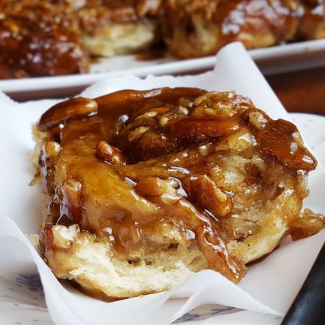 Dessert Buns, Lemon Sticky Buns, Easy Sticky Bun Recipe, Caramel Pecan Sticky Buns, Easy Sticky Buns, Limoncello Cake, Caramel Sticky Buns, Sticky Buns Recipes, Caramel Rolls