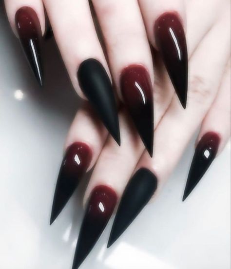 Vampira🧛🏻‍♀️🦇🍷 on Twitter: "Vampire nails https://t.co/KefAocLmiC" / Twitter Vampire Nails Gothic Aesthetic, Vampire Nails Stiletto, Gothic Nails Aesthetic, Nail Art Gothic Dark Beauty, Goth Nails Aesthetic, Vampiric Nails, Goth Prom Nails, Vampire Aesthetic Nails, Goth Aesthetic Nails