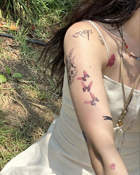 Korean Aesthetics, Korean Tattoo, Kpop Tattoos, Korean Tattoo Artist, Huh Yunjin, Asian Tattoos, Detailed Tattoo, Fairy Tattoo, Real Tattoo