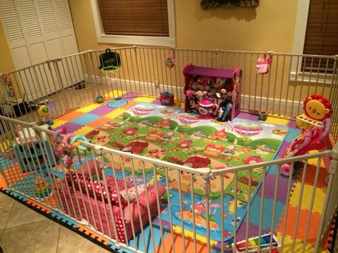 Playpen Ideas, Toddler Play Yard, Baby Play Pen, Baby Play Area, Perlengkapan Bayi Diy, Toddler Play Area, Baby Play Areas, Baby Play Yard, Baby Playroom