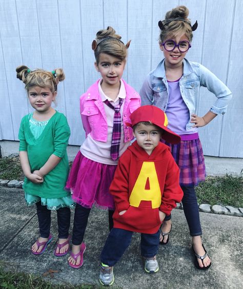 Alvin and the Chipmunks and Chipettes costume Chipettes Costume, Sibling Halloween Costumes, Toddler Halloween Costume, First Halloween Costumes, Themed Halloween Costumes, Cute Group Halloween Costumes, Halloween Costumes Ideas, Halloween Coustumes, Diy Halloween Costumes Easy