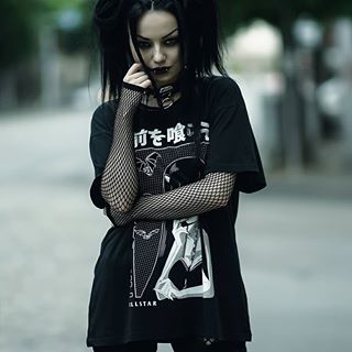 Riya Albert (@riyaalberttt) • Instagram photos and videos Goth Emo Outfits, Goth Punk Fashion, Gothic Umbrella, Darya Goncharova, Emo People, Goth Rock, Gothic Models, Busy Street, Alt Girls