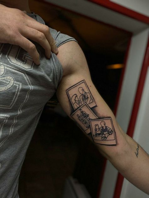 Tattoos Of Pictures, Old Photo Tattoo, Line Photo Tattoo, Silhouette Tattoos Family, Poloroid Tattoo Idea, Polaroid Photo Tattoo, Polaroid Tattoo Design, Line Work Back Tattoo, Photo Tattoo Ideas