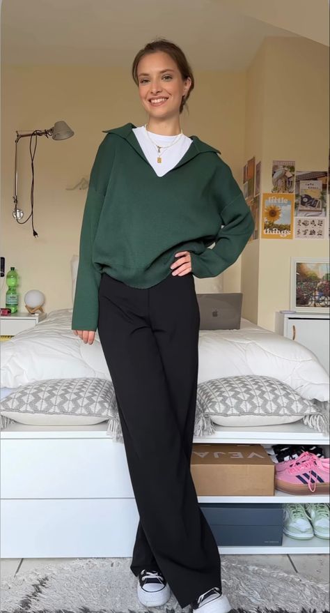 Business Casual Cropped Pants, Clinic Receptionist Outfit, Casual Work Outfits Midsize Women, Cozy Simple Outfits, Work Outfits Women Mid Size, Quarterzip Outfits, Aesthetic Teacher Outfit, Athletic Work Outfit, Job Interview Outfit For Women Casual