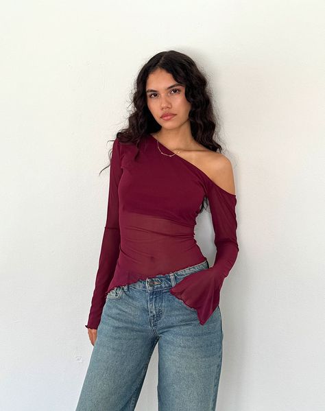 Asymmetric Long Sleeve Maroon Top | Narcissa – motelrocks-com-eur Maroon Off The Shoulder Dress, Asymmetrical Long Sleeve Top, Maroon 5 Concert Outfit, Asymmetrical Top Outfit Classy, Asymmetric Top Outfit, Tops For Small Chest, Maroon Top Outfit, Wardrobe Flip, Asymmetrical Top Outfit