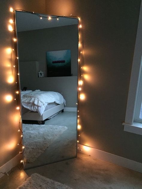 14 Decorations That Your Mirror Needs To Have The Best Selfies on Instagram Teenage Room Decor, Dekorasi Kamar Tidur, Bilik Tidur, Bedroom Goals, Teen Bedroom Decor, घर की सजावट, Cute Room Decor, Room Ideas Bedroom, Dream Rooms