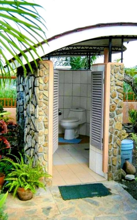 Outdoor Bathroom Design Ideas, Outdoor Pool Bathroom, Outdoor Kitchen Design Rustic, Outside Toilet, Kitchen Design Rustic, Outdoor Bathroom Design, Outdoor Toilet, Rustic Kitchen Design, Outdoor Bathrooms