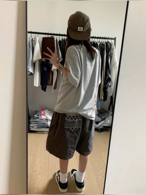 Skater Outfit, Baggy Outfit Ideas, Estilo Tomboy, Skater Outfits, Outfits Baggy, Skater Girl Outfits, Oversized Outfit, Baggy Clothes, Tomboy Outfits