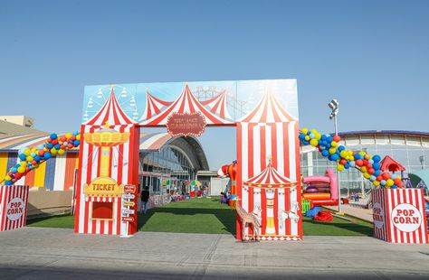 Carnival Party Entrance, Carnival Entrance Decor, Carnival Theme Entrance, Carnival Entrance Ideas, Carnival Entrance Arch, Carnival Theme Backdrop, Carnival Ticket Booth, Carnival Entrance, Carnival Backdrop