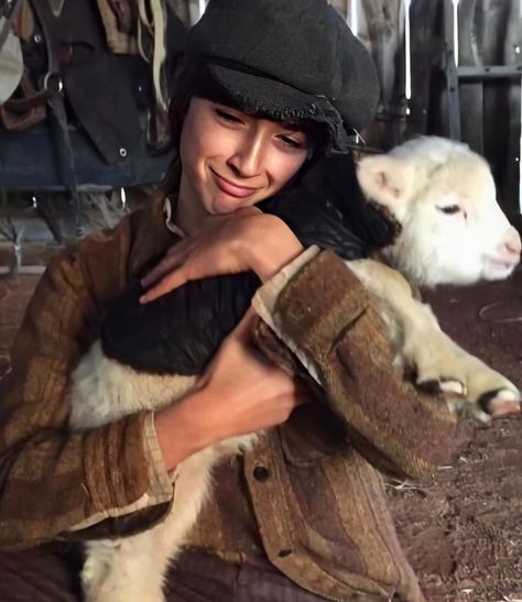 Anne With An E, A Woman, Animals