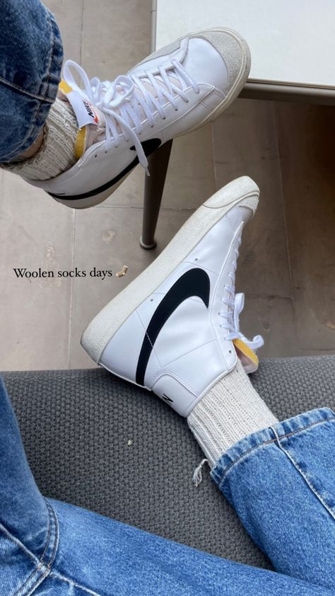 Nike Blazer Vintage Outfit, Nike Blazer Mid 77 Aesthetic, Nike Blazer Vintage, Blazers Nike, Nike Blazer 77, Blazer 77, Neon Shorts, Black Men Fashion Swag, Nike Blazer Mid 77