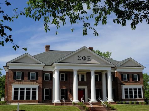 Frat House Exterior, Fraternity House Aesthetic, Frat House Interior, Frat House Aesthetic, College Houses, Brick Mansion, Assignment Ideas, Fraternity House, Frat House