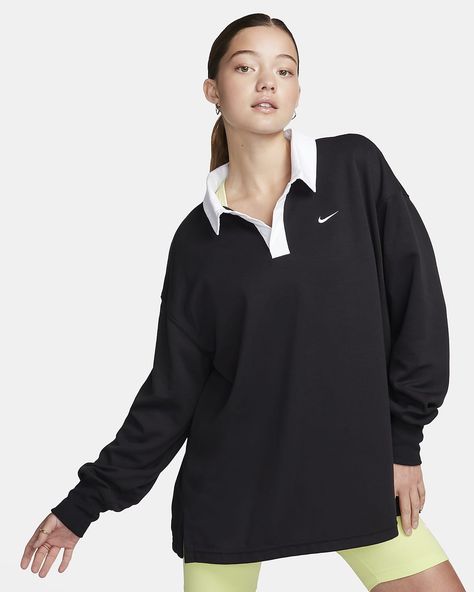 Nike Sportswear Essential Women's Oversized Long-Sleeve Polo. Nike.com Long Sleeve Polo Outfit, Polo Oversize, Polo Shirt Outfits, Nike Polo Shirts, Oversized Polo, Nike Sportswear Women, White Top Women, Nike Polo, Shirt Nike