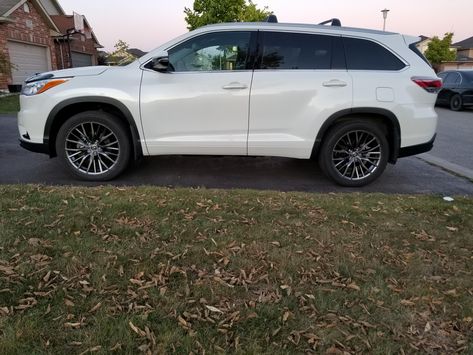 https://www.toyotanation.com/threads/2016-highlander-xle-with-2017-20-f-sport-wheels.1538746/ Toyota Highlander Xle, Car Designs, White Car, Toyota Highlander, Kia Sorento, Car Stuff, Future Car, Fast And Furious, Design Model