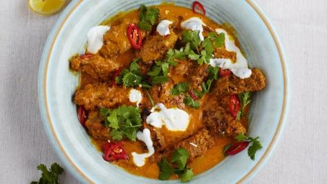 Jamie Oliver's 15 Minute Meals: Beef Kofta Curry, Fluffy Rice, Beans & Peas | CBC Life Jamie Oliver 15 Minute Meals, Jamie's 15 Minute Meals, 15 Min Meals, Beef Kofta, Kofta Curry Recipe, Beef Curry Recipe, Kofta Curry, Rogan Josh, Fluffy Rice