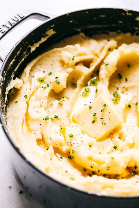 Dad's Famous Mashed Potatoes | The Recipe Critic Smothered Potatoes, Buttermilk Mashed Potatoes, Garlic Mashed Potatoes Recipe, Mashed Red Potatoes, Roasted Garlic Mashed Potatoes, Best Mashed Potatoes, Making Mashed Potatoes, Garlic Mashed Potatoes, Mashed Potato Recipes