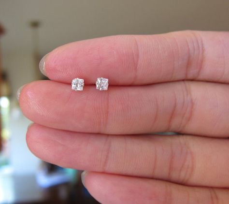 Beautiful Diamond Earrings, Earrings Cartilage, Earrings Square, Square Stud Earrings, Platinum Earrings, Hammered Hoop Earrings, Baby Earrings, Cartilage Earring, Tiny Studs