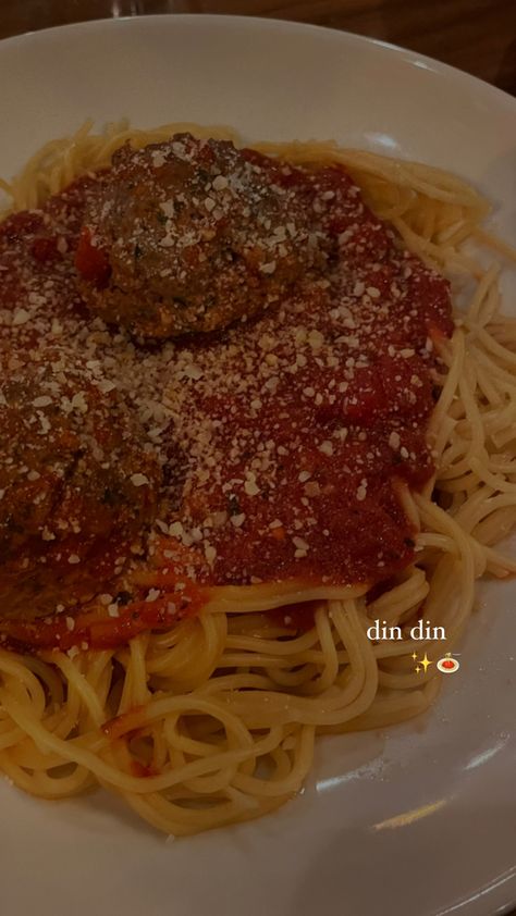 Italian Food Instagram Story, Spaghetti Instagram Story, Spaghetti Aesthetic Instagram, Spagetti Story, Food Pics Instagram Story, Noodles Instagram Story, Food Instagram Story Dinner, Restaraunt Aesthetic, Pasta Story Instagram