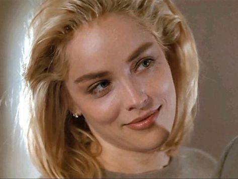 Sharon Stone Makeup, Sharon Stone Aesthetic, Sharon Stone 90s, Sharon Stone Hair, Sharon Stone Basic Instinct, Catherine Tramell, Sharon Stone Short Hair, Hulk Character, Beatiful People