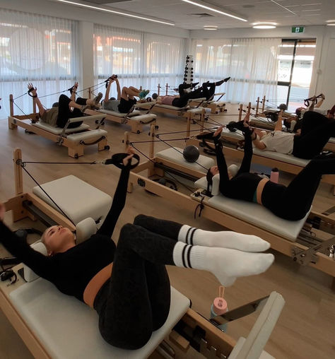 Forma Pilates Aesthetic, Workout Aesthetic Pilates, Barre Pilates Aesthetic, Pilates With Friends, Pilates Wife Aesthetic, Pilates Aesthetic Studio, Pilates Flow Sequence, Pilates Aesthetic Instagram, Solid Core Pilates