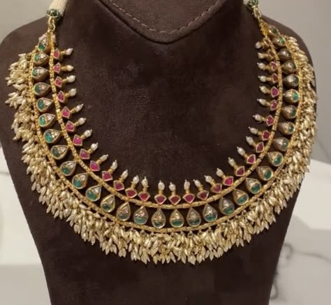 Antique Necklace Gold, Temple Jewellery Earrings, Indian Wedding Jewelry Sets, Silver Jewelry Accessories, Antique Necklaces Design, Indian Jewelry Earrings, Gold Jewelry Outfits, Gold Necklace Indian Bridal Jewelry, Antique Bridal Jewelry