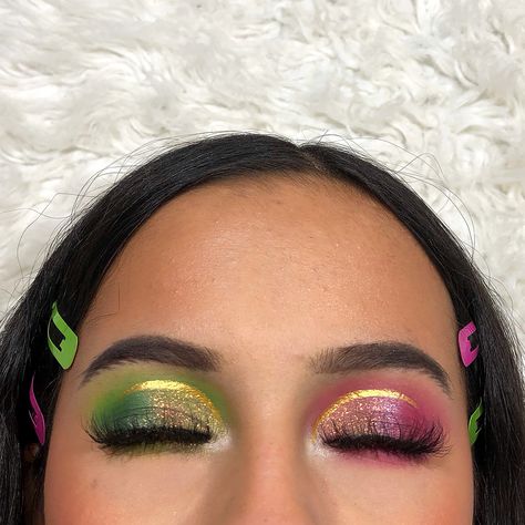 4,313 Likes, 48 Comments - melodié (@melolops) on Instagram: “Last pics of these cosmo and Wanda are shaking . . . Products: @maybelline fit me foundation…” Cosmo And Wanda Makeup, Wanda Makeup, Crazy Halloween Makeup, Fit Me Foundation, Holloween Makeup, Maybelline Fit Me Foundation, Cosmo And Wanda, Eyeshadow Looks, Artistry Makeup