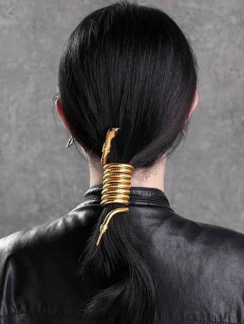 Pelo Editorial, Snake Braid, Snake Hair, Mode Punk, Tie For Women, Editorial Hair, Moda Punk, Gothic Metal, Snake Design