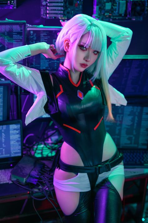 Lucy From Cyberpunk, Lucy Edgerunners Cosplay, Cyberpunk 2077 Cosplay, Cyberpunk Cosplay Female, Nurse Makima, Lucy Cyberpunk Cosplay, Halloween Cyberpunk, Lucy Kushinada, Cyberpunk Edgerunners Cosplay