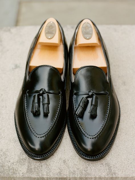 The Sophisticated Black Tassel — Die, Workwear! High Cut Shoes, Low Cut Shoes, Tweed Jackets, Tassel Shoes, Ivy Style, Prep Style, Black Oxfords, Mens Fashion Casual Outfits, Tassel Loafers