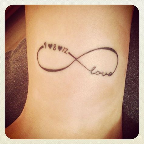 Infinity symbol with love and a date tattoo Endless Love Tattoo, Tattoo Infinito, Love Tattoo Designs, Infinity Love Tattoo, Love Tattoo Ideas, Heel Tattoos, Infinity Symbol Tattoo, Infinity Tattoo Designs, Tattoos Infinity