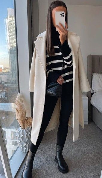 Beige Coat Outfit, White Coat Outfit, Autumnal Style, Usa Outfits, Wool Coat Outfit, Striped Sweater Outfit, Fall Fashion Staples, Winter Coat Outfits, Inspo Fits