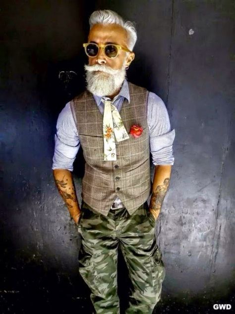 ! Old Man Fashion, Estilo Hipster, Hipster Mens Fashion, Advanced Style, Sharp Dressed Man, Well Dressed Men, Hair And Beard Styles, Beard Styles, Old Man