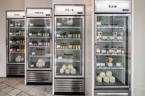 Retail Fridge Display, Fridge Display Retail Store Design, Restaurant Fridge, Cafe Fridge, Juice Fridge, Van Der Sar, Carnicerias Ideas, Display Fridge, Fridge Design