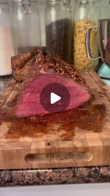 The secret to the perfect roast beef sandwich! 🥪 it’s the roast beef!! | Instagram Best Roast Beef Recipes, Beef Shoulder Roast, Roast Beef Sandwich Recipes, Perfect Roast Beef, Rare Roast Beef, Roast Beef Sandwich, Roasted Beef, Beef Cow, Perfect Roast