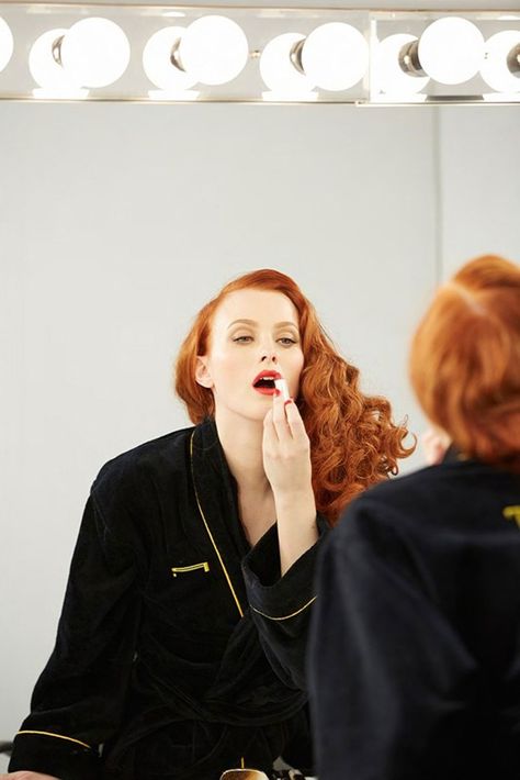 Rich Hair Color, Pirelli Calendar, Karen Elson, Carine Roitfeld, How To Apply Lipstick, Makati, Model Hair, Fashion Photo, Redheads