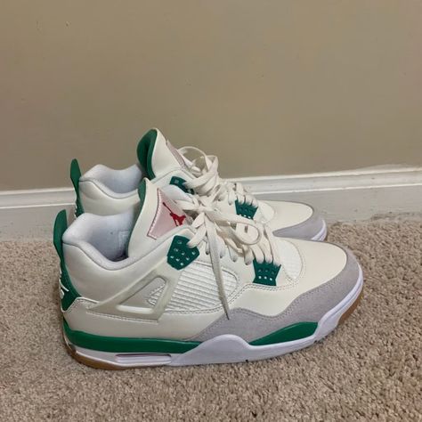 Sb X Jordan 4 Retro Green Pine Brand New Unworn Size:Us 10 Mens Jordan 4 Retro Green, Jordan 4 Pine Green, Red And White Jordans, Jordan 1 Mids, Jordan Green, Jordan Retro 4, White Jordans, Air Jordan 12 Retro, Retro 4