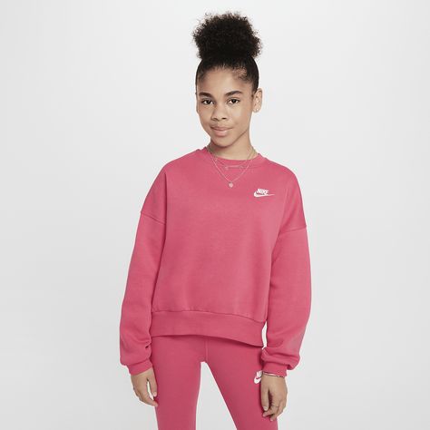 Nike Sportswear Club Fleece Girls' Boxy Crew-Neck Sweatshirt Lines For Girls, Nike Sportswear Club Fleece, Nike Crewneck, Nike Fleece, Crewneck Design, Nike Sweatshirt, Girl's Back, Pink Nike, Nike Shox