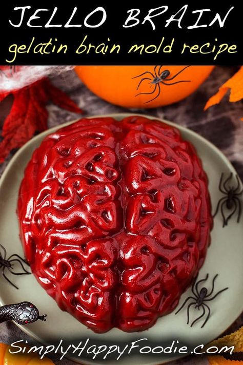 Halloween Jello Brain Recipe - Simply Happy Foodie Haunted Laboratory, Souper Halloween, Brain Jello Mold, Brain Recipes, Jello Brain, Brain Mold, Spooky Recipes, Plat Halloween, Brain Cake