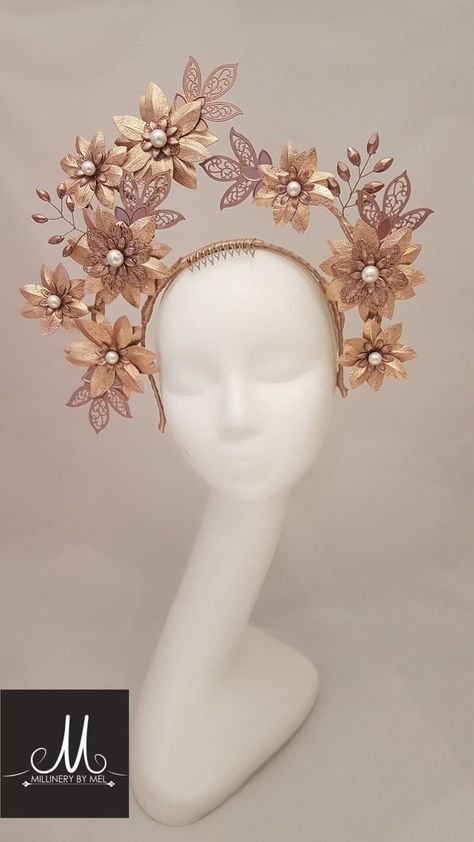 Accessories Drawing Ideas, Head Accessories Drawing, Cute Head Accessories, Accessories Drawing, Flower Headdress, Kacamata Fashion, Headpiece Diy, Crazy Hats, Headpiece Jewelry