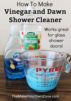 Diy Shower Cleaner, Best Shower Cleaner, Homemade Shower Cleaner, Bathtub Cleaner, Clean Baking Pans, Deep Cleaning Tips, Diy Shower, Remove Stains, Cleaners Homemade