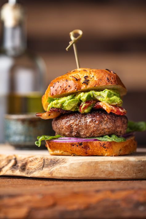 Guac Burger f4.0 Macro Lens Photography, Burger Photography, Best Food Photography, Eat Together, Photography Journey, Burgers Sandwiches, Composition Photography, Heirloom Tomatoes, Macro Lens